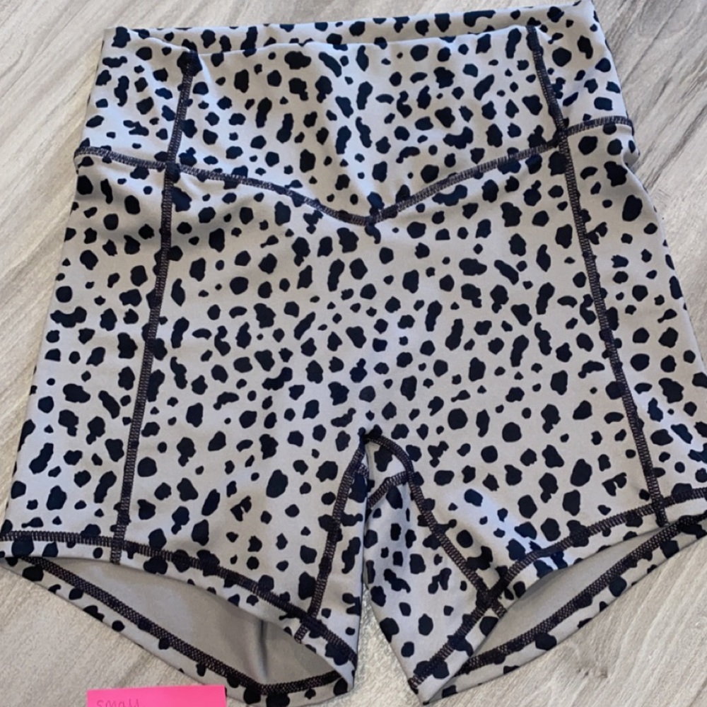 Balance Athletica & Athleta pieces! $25 each pls